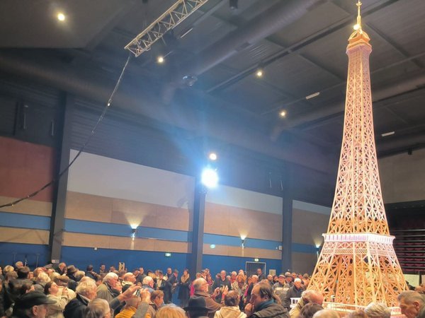 skynews-eiffel-tower-matchstick_64.2e16d0ba.fill-600×450 thumbnail